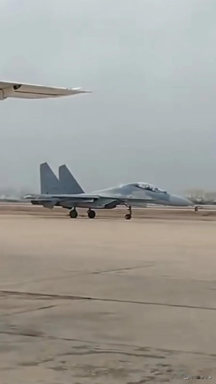 讲真的，我们这不就是摆明了就是给全世界看的嘛……下图为，我国重型战机歼16，