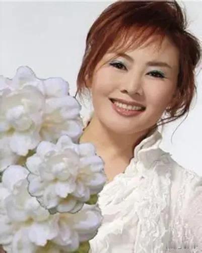 中国音乐史人物之448位，王霞（1960.4.21一）生于云南。中国歌剧院独唱