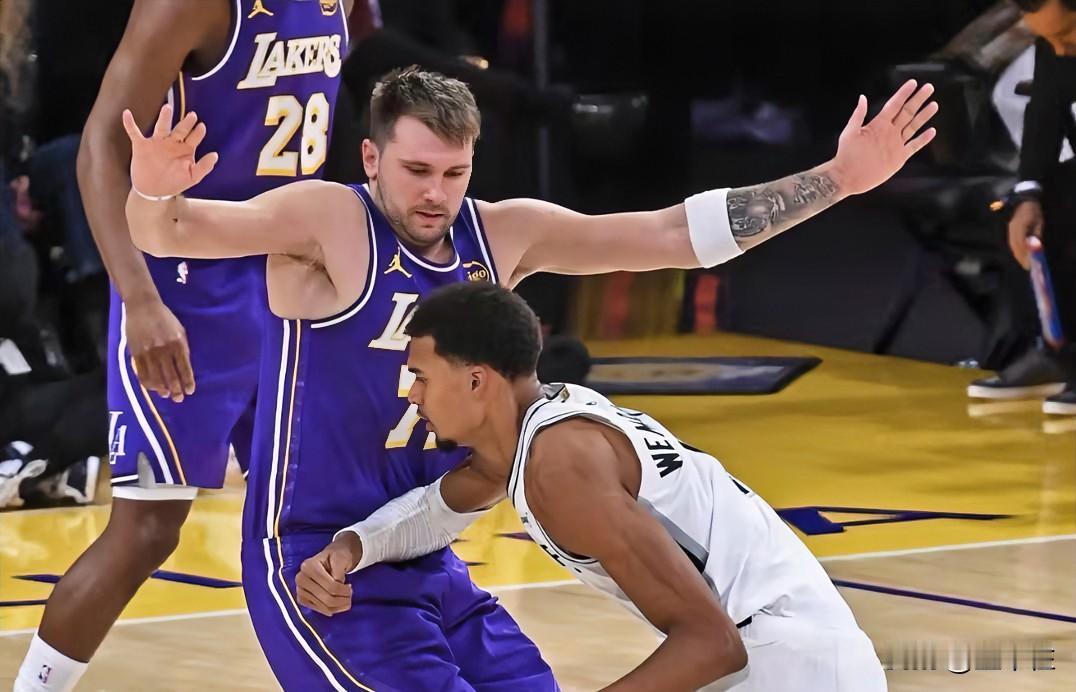 “湖马”都没赢，裁判赢了！比赛吹成这样，现场不喊“退票”只能说明观众素质高！