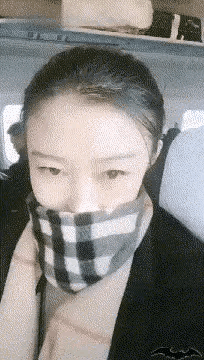 我的天啊。这舌头也太长了吧。有点吓人啊。虽说是有点才艺。