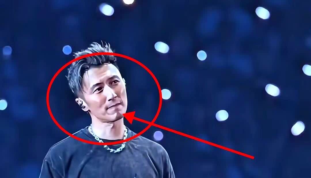 我有预感谢霆锋大概率不会再出来唱歌了不是他老了，也不是没资源了，