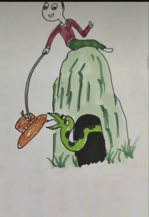 〔看图猜成语〕图中画面真有趣；一个小孩在淘气；坐在石堆拿肉饵；就想把蛇引