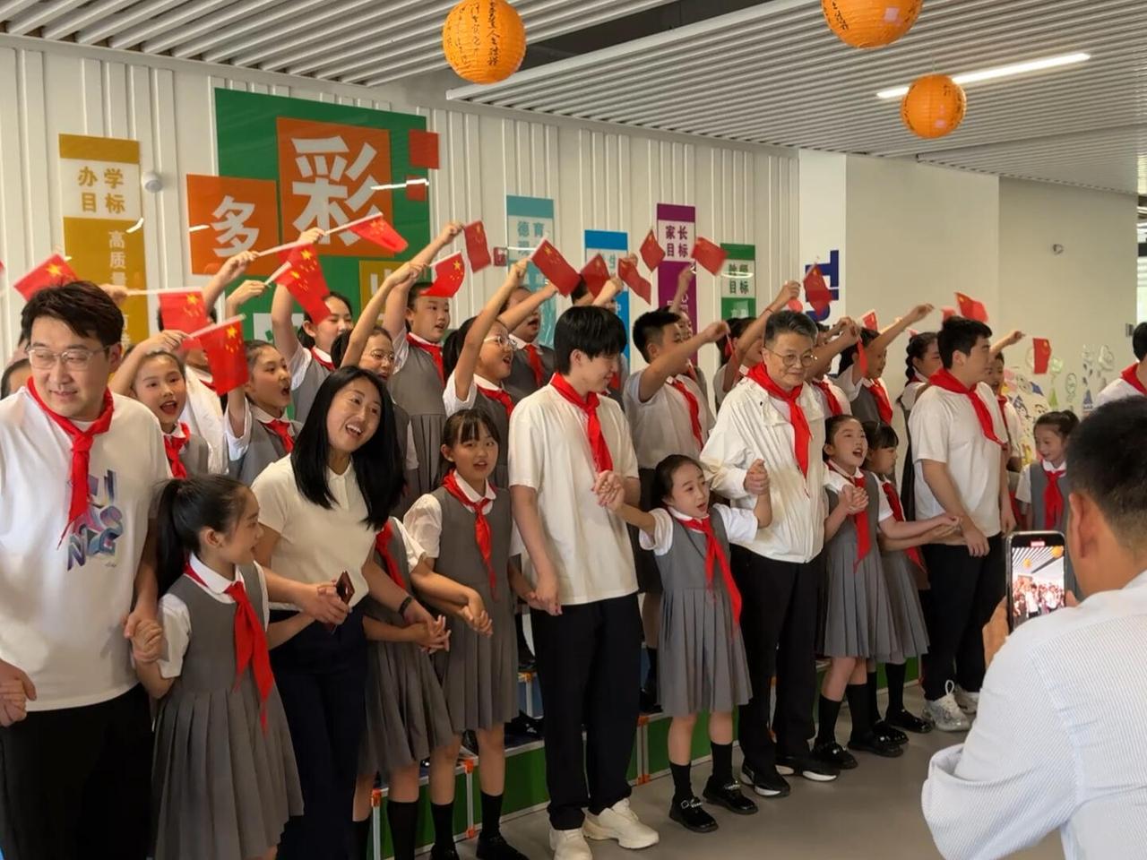 台林是爱的，只是不能光明正大的爱妈妈，他心里是很想的，早就和头头融入一起了！太