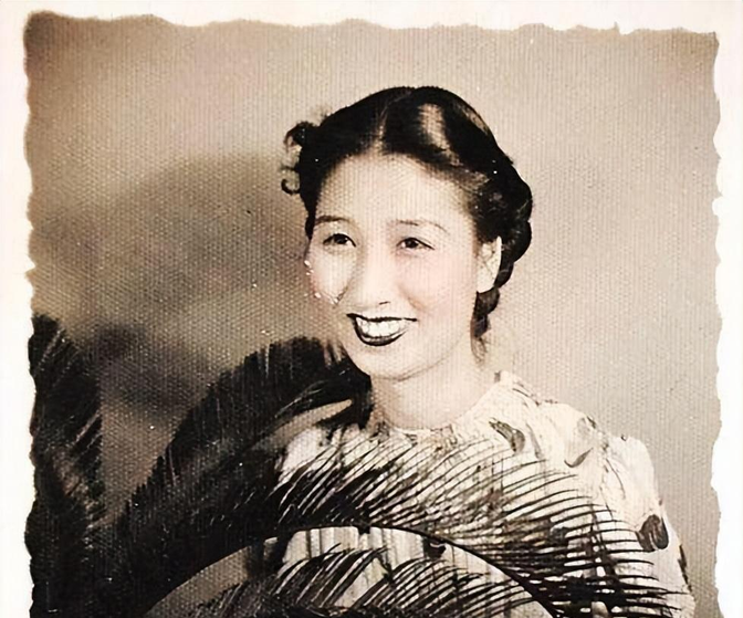 1943年，李士群被日军毒杀后，其妻子叶吉卿大闹日本司令部要讨个说法。这时一名日