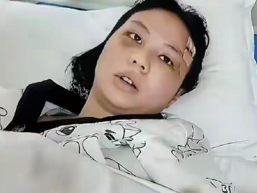 贵州贵阳，三桥后坝农贸市场，4月16日下午，郭女士带着5个月大的小女儿和3岁多的