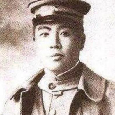 1925年，郭松龄发动兵变，特意给张作霖送了个棺材。棺材打开时，张作霖直接愣在原