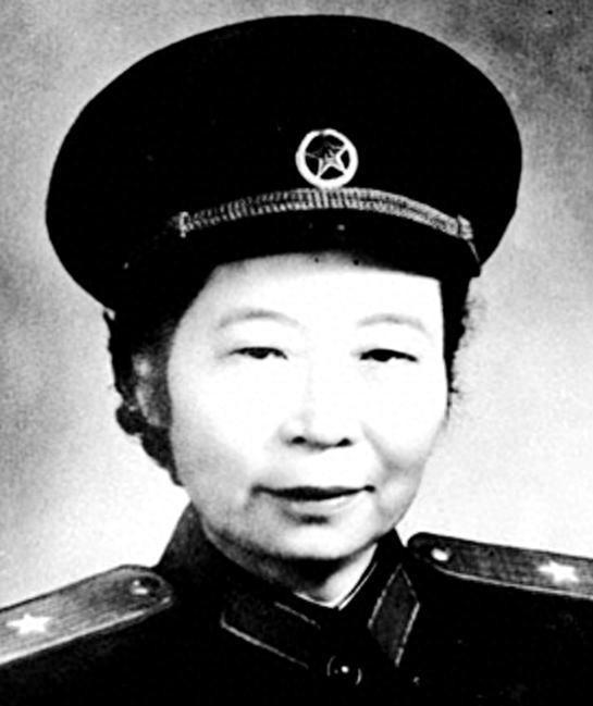 开国女将李贞离婚多年回到故乡，专门托人带话给曾经毒打她的前夫：过去的事就算了1