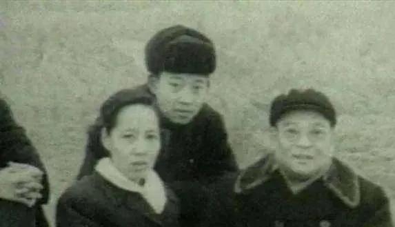 1948年9月19日夜，济南城西，炮火映红了半边天。国民党整编第96军军长吴化文