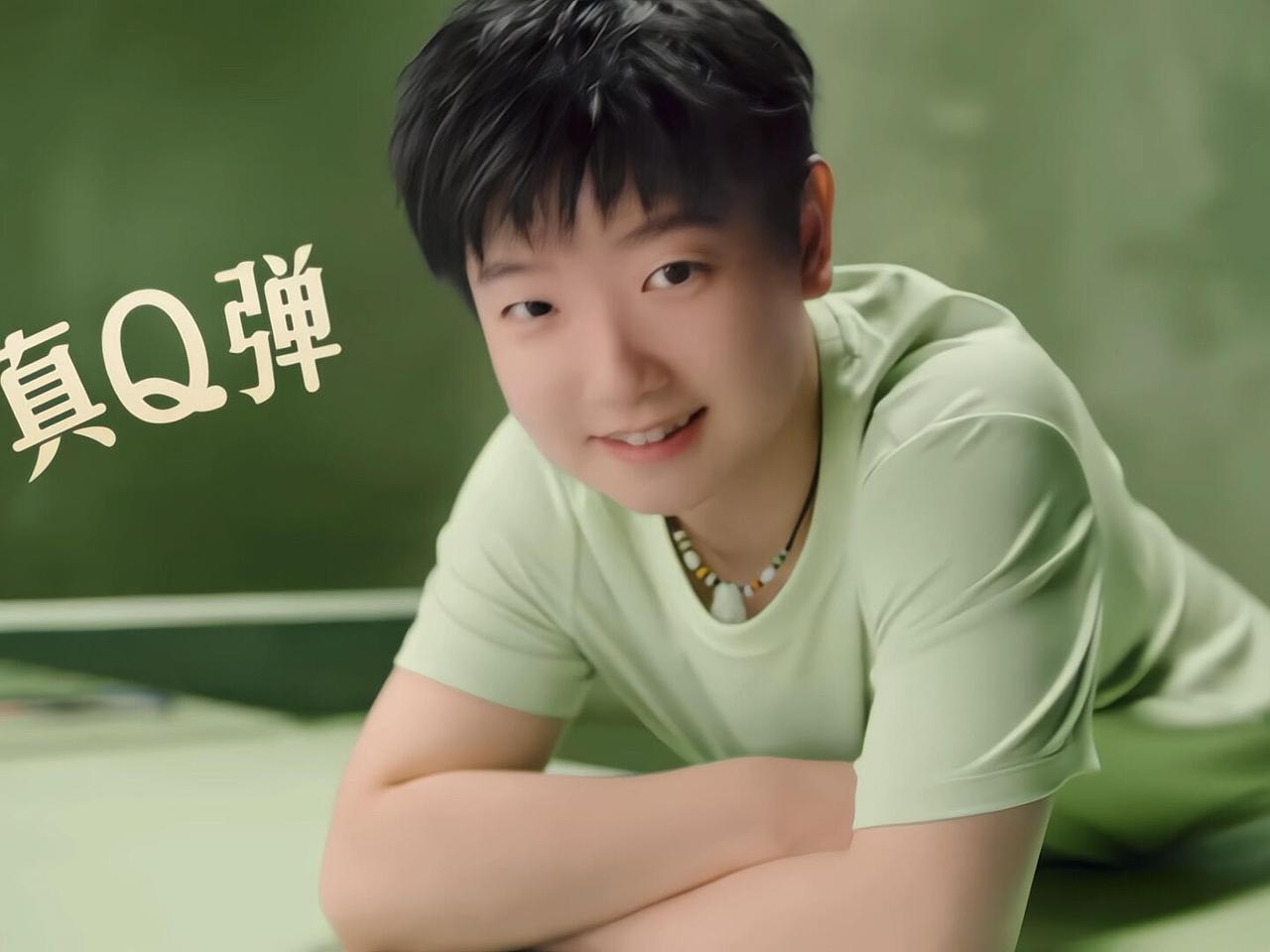 香飘飘的代言，真的是到孙颖莎心里了！开心，集齐红绿白粉，各种衣服都集齐了，小莎