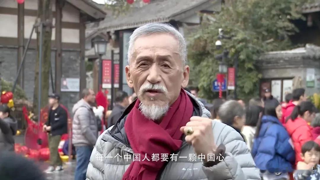 2018年，75岁高龄的陈彼得参加了《好声音》。庾澄庆站在舞台上向他鞠躬：“我们