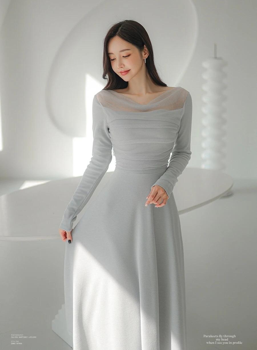 孙允珠-穿着浅灰色长裙，显得很温柔。今天生活感悟时髦精穿搭秘籍