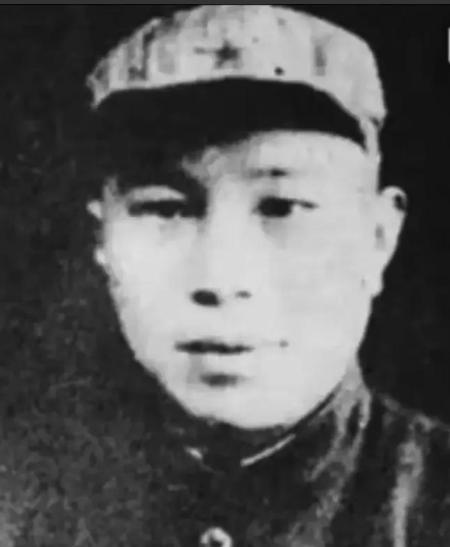 1944年，八路军哨兵站岗时，发现一个日军军官朝他走来，哨兵马上开枪，谁知很快，