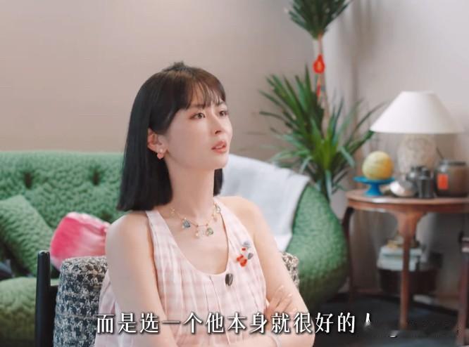 “一手好牌打烂。”李小璐在最新访谈回应：这只是我的人生历练。褪去八卦热议，