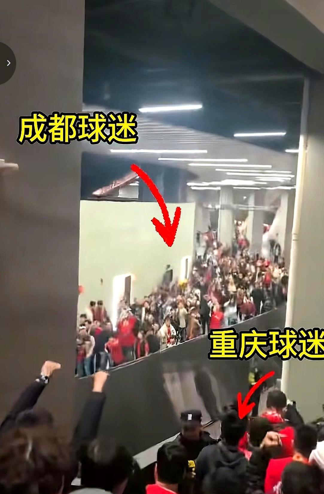 网上疯传的“成渝德比”，原来从头到尾都是段子。真别信什么公交车隔空喊话了！人