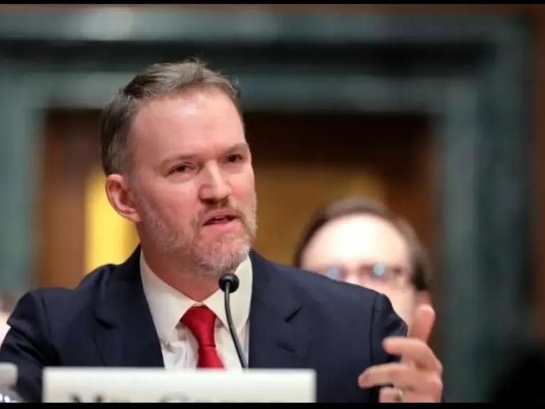 近日，美国贸易代表格里尔向美媒透露：“期望中美此次会晤能比以往更具默契，别再让总