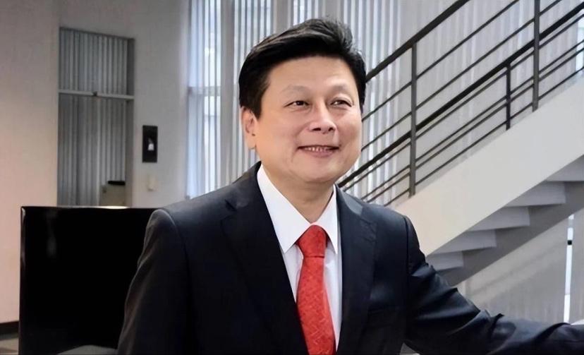 萧旭岑批谷立言只不过科长级别干预台湾政治太深，卢秀燕、江启臣吓惨，傅昆萁不为所动