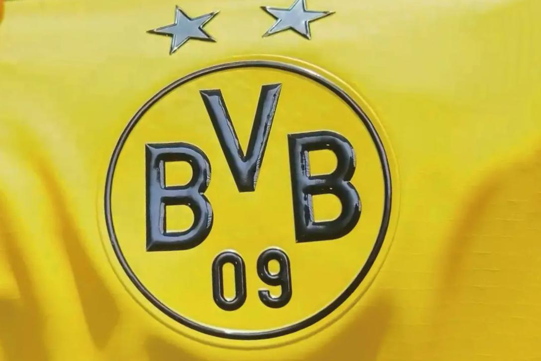 多特能否拔掉拜仁大旗？难。虽然本轮拜仁输球，多特蒙德把差距缩小到了8分，但是德