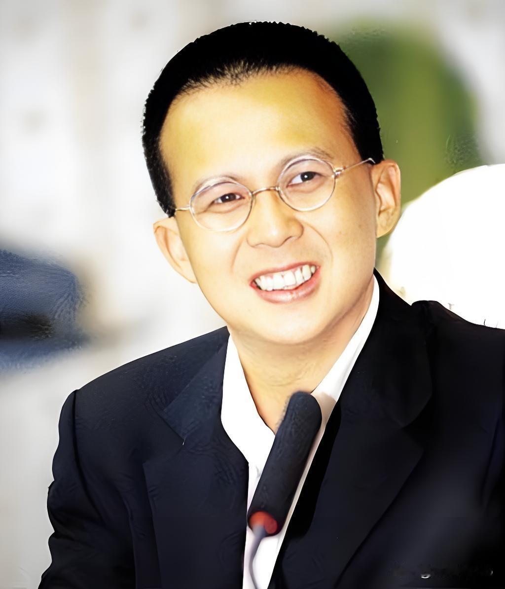 李泽楷大家都知道他是李嘉诚的次子但很多人却不知道他也是“最叛逆的富二代”