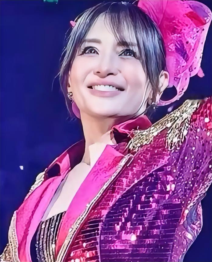 日本歌姬滨崎步原定11月28日在上海举办的演唱会因“不可抗力”被取消了。此举