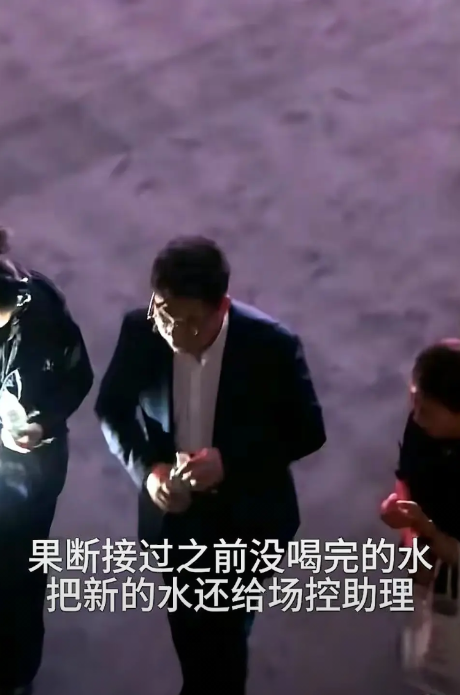 余承东现在真是人红是非多！发布会没结束呢，各种类型的新闻稿就出来了！更无语