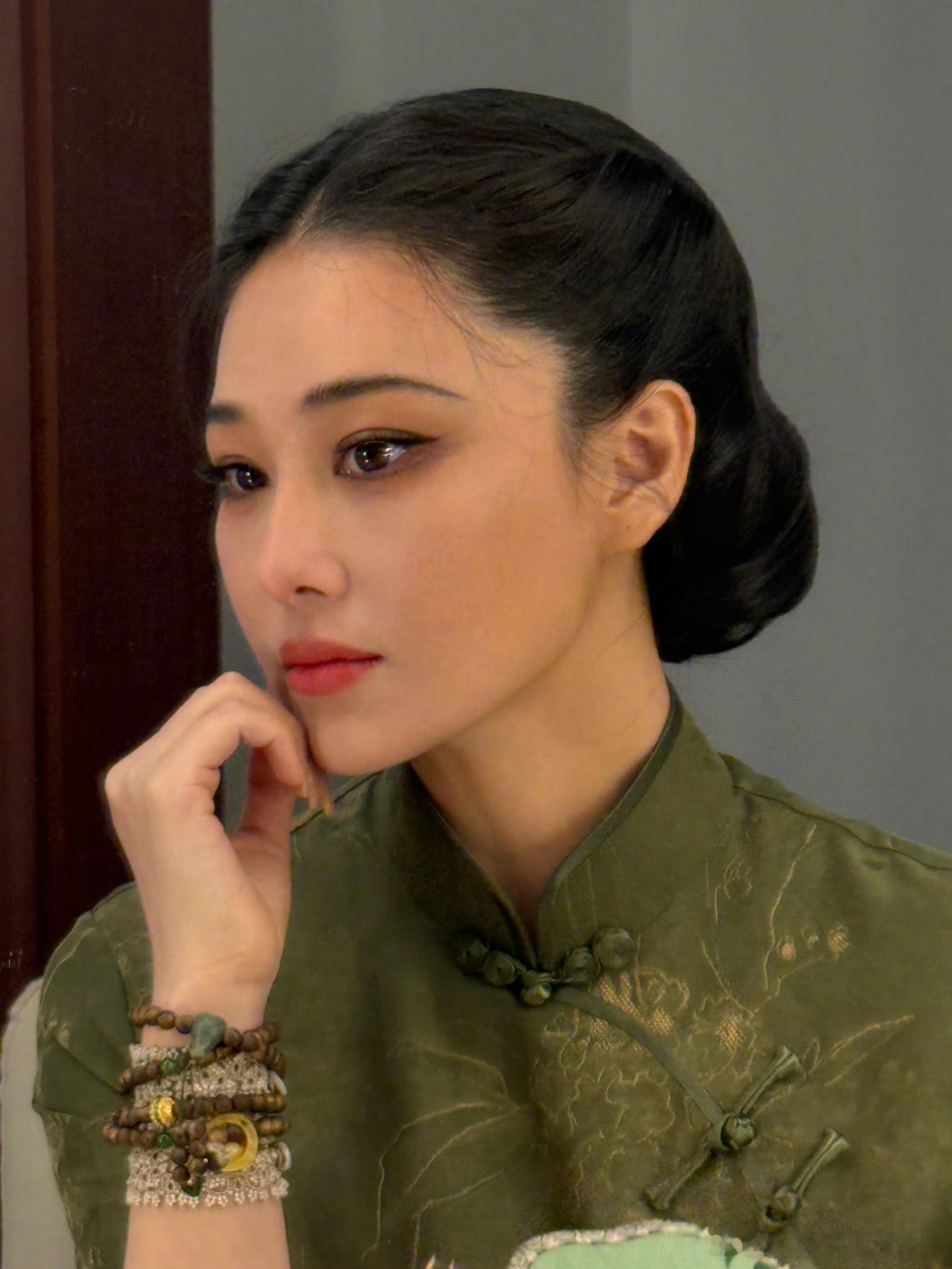 张馨予张馨予出演话剧是勇敢的决定张馨予发文谈出演话剧​好美的张馨予！！