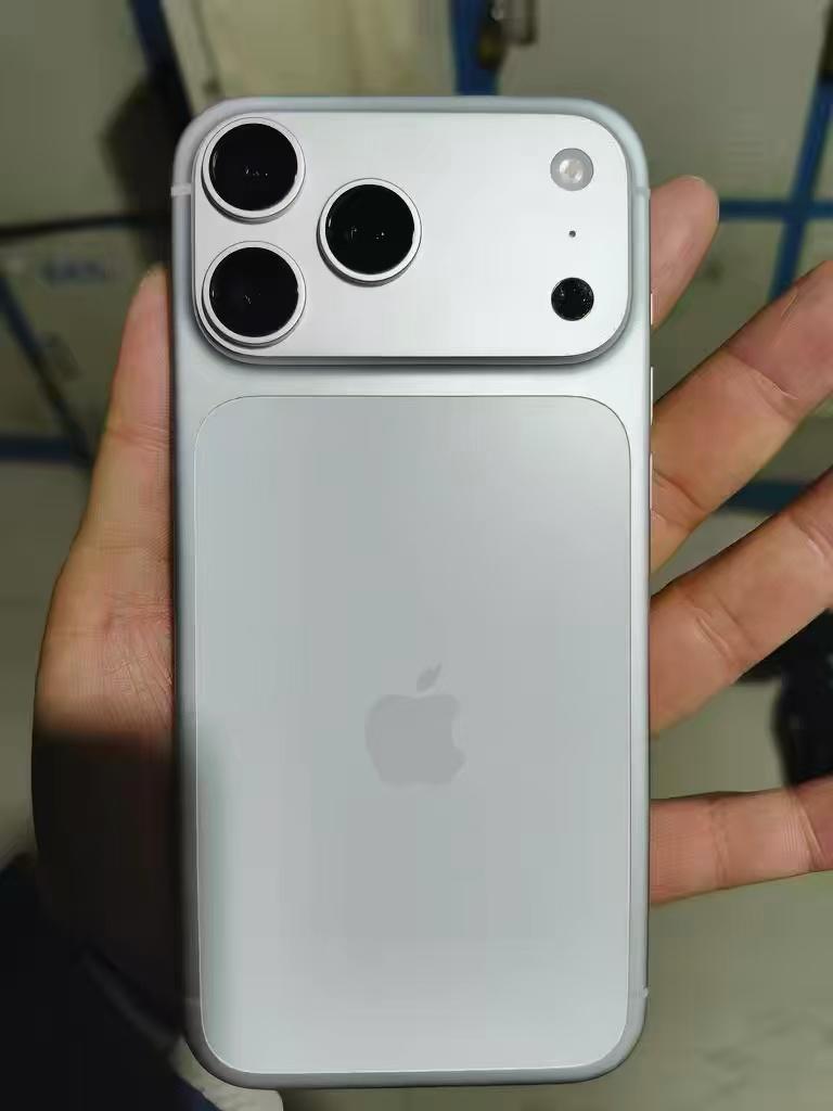 😭真的建议大家不要买重的手机真的很无语😓之前一直用的iPhone13，