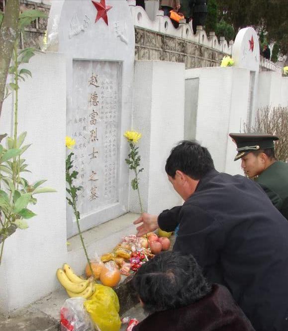 1984年，20岁新兵壮烈殉国，母亲时隔28年，才再次“见到”儿子“2012年