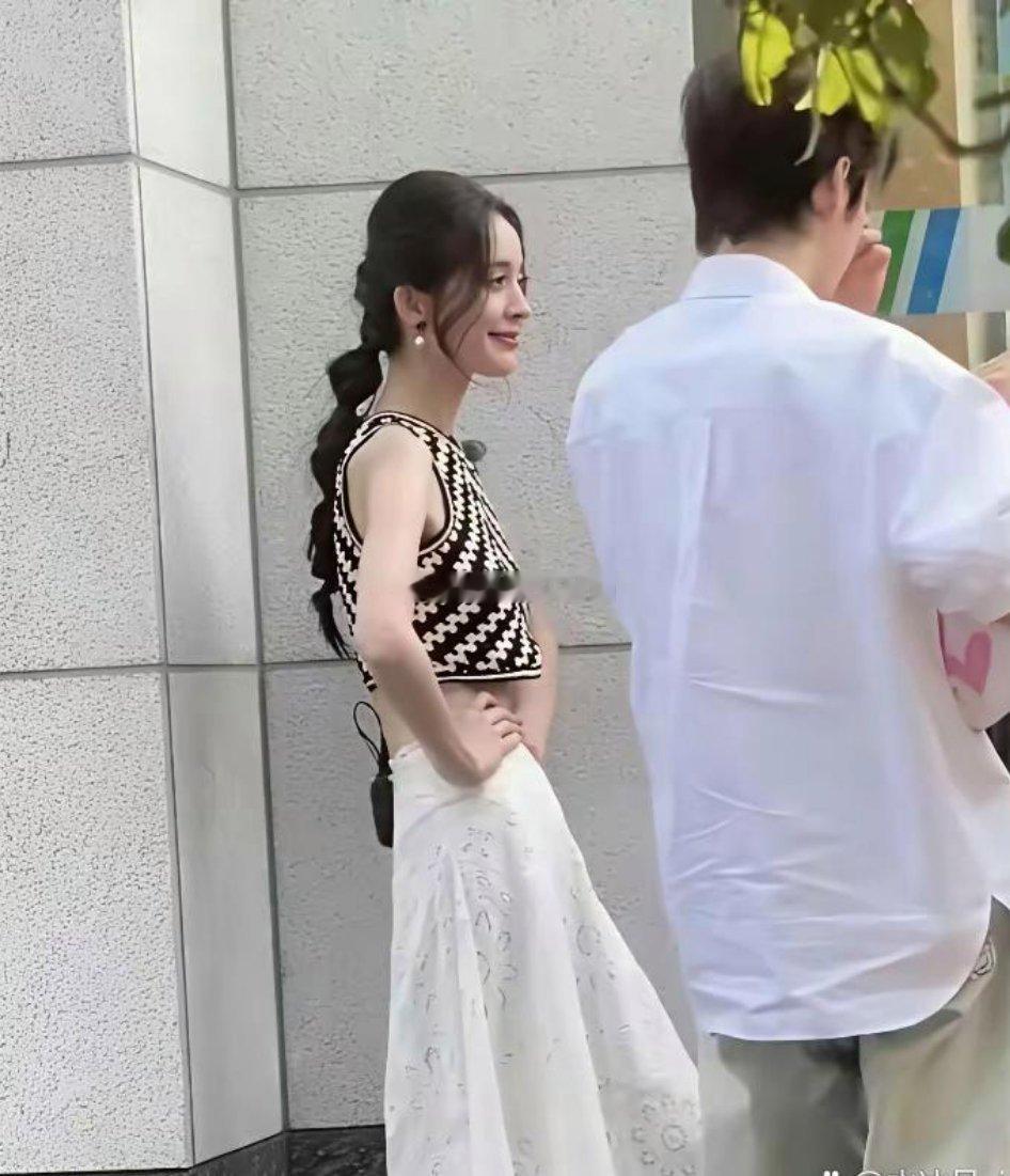 娜扎也太瘦了吧，她男朋友不心疼吗？​​​