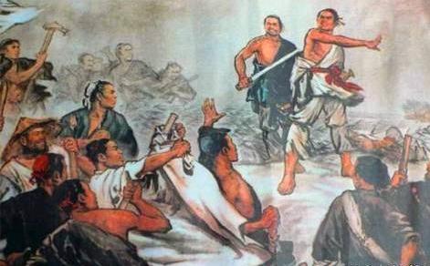 历史总是惊人地相似。每个朝代，打天下者往往善待百姓，毕竟用人为本，无人便无成事之