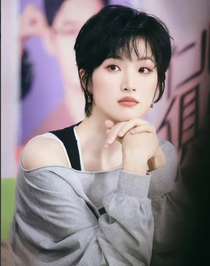 姚安娜我不得不服你你真是个狠人宁愿自己多吃点苦，也不愿意做一个只会吃喝玩