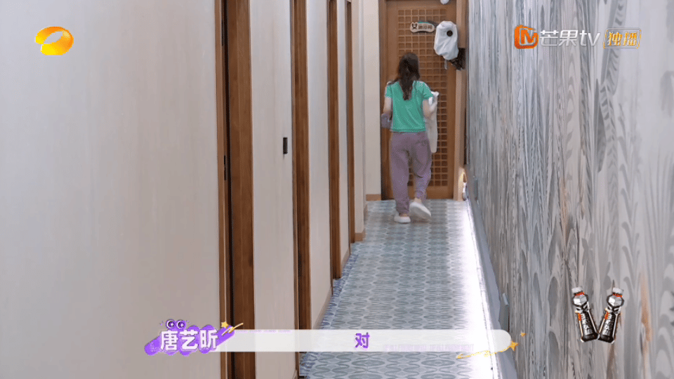 李小冉唐艺昕孙怡一起洗澡万万没想到三位姐姐私下关系这么铁！浪姐的相处让她们建立