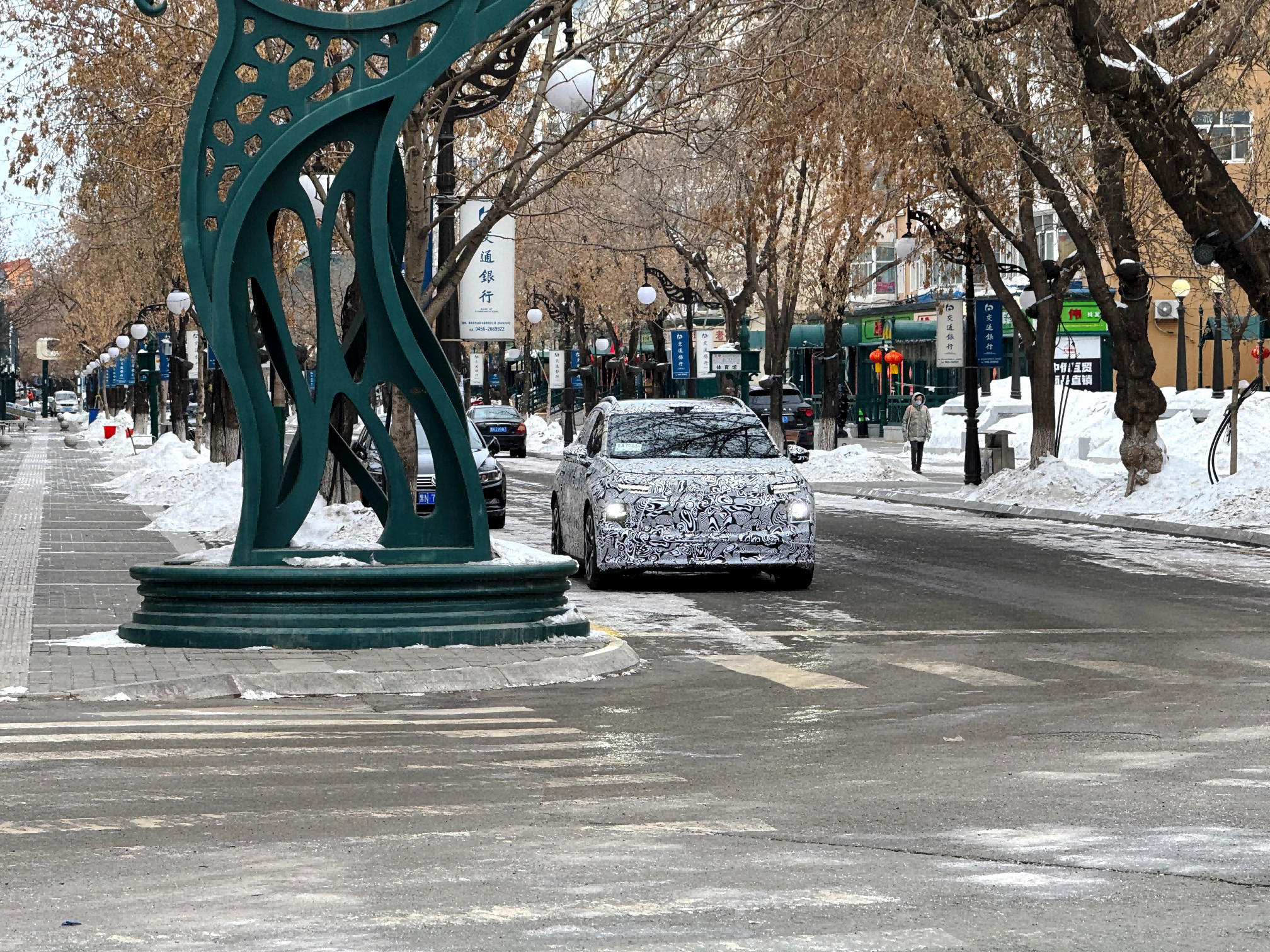 全新纯电序列ID.AURA的首款SUV谍照，看到第一眼，你绝对想不到这熟悉又陌