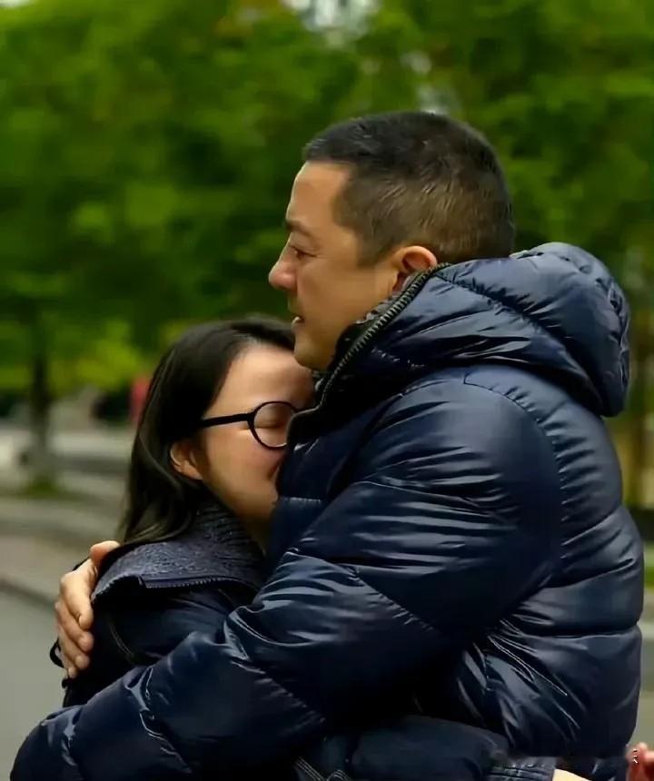 李亚鹏的善良救了他，应了那句话，你只管善良上天自有安排。如果不是租金问题把他