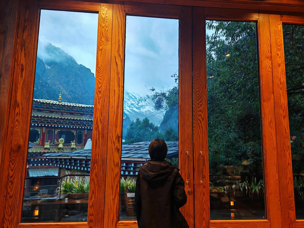 快乐老友记有风季改名为美食季吧，天天吃，馋死观众了！这一季的加更都是在餐桌上，