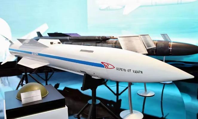 印度空军急了！已经多次洽谈俄罗斯，要引进俄罗斯R-37M远程空空导弹。因为巴基斯