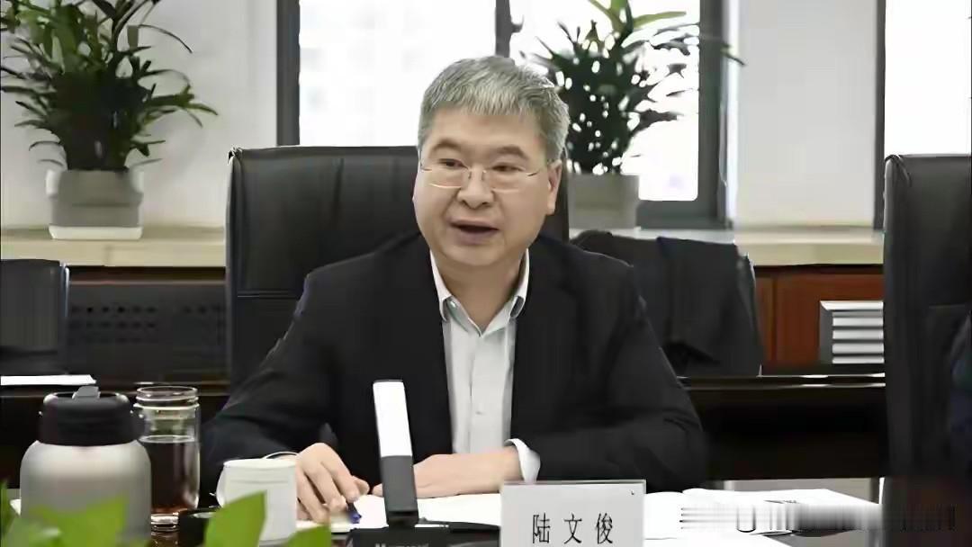 大搞权钱交易！受贿6798万余元获刑15年！装备制造是国家工业的根基，中国一