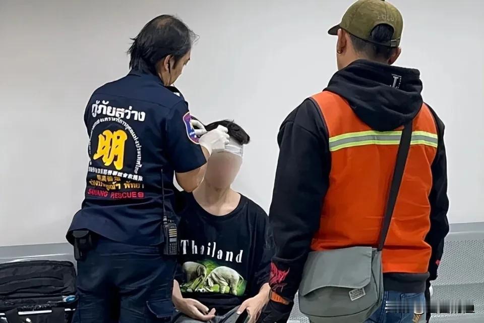 泰国芭提雅这地方，懂的都懂，第二路4巷（Soi4），那可是著名的“灰色地带”。