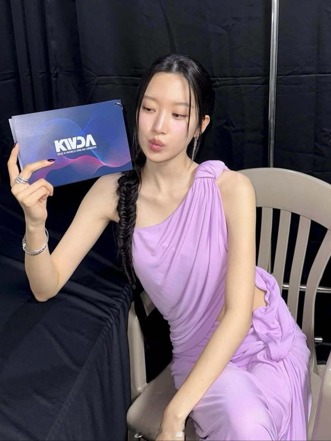 文佳煐紫色妆造💜​​​
