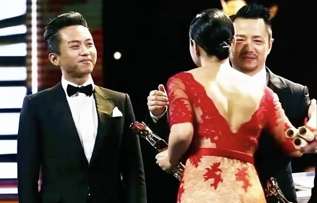 某种程度上里说，郝蕾当初就算嫁给了邓超，估计婚姻也不长久，因为现在的郝蕾依然很强
