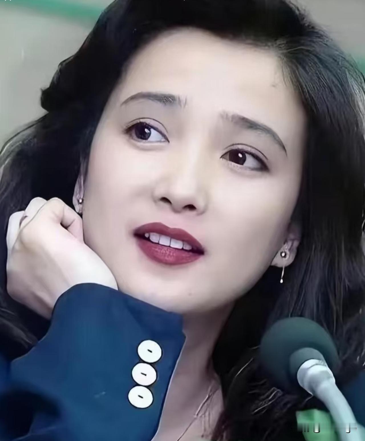 唐国强打了整个娱乐圈的脸。你发现没？何晴患脑瘤又中风后，多少昔日好友销声匿