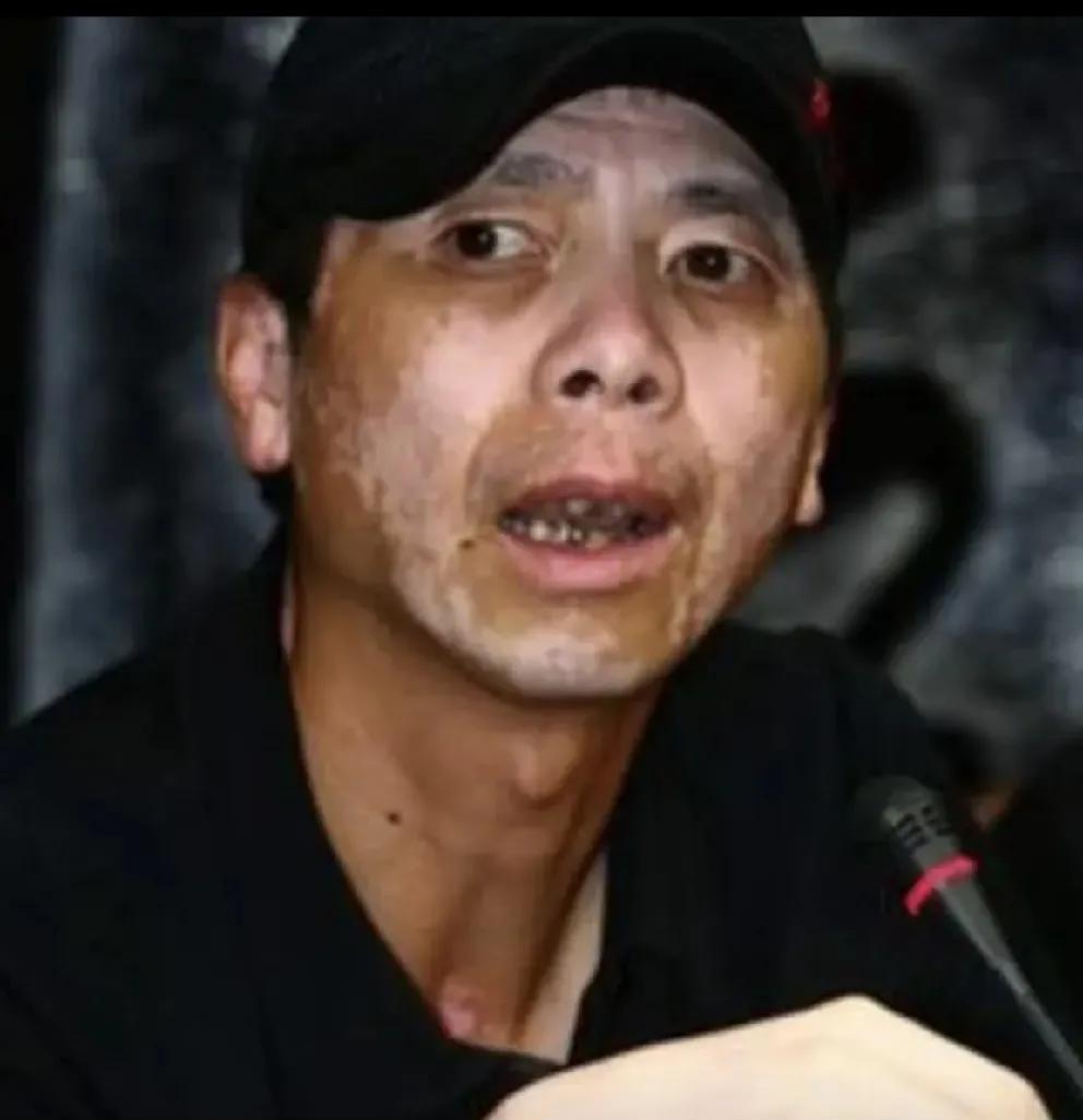 冯小刚的《老炮儿》，当年差点就胎死腹中。一部电影，硬是靠着删减、打码，才踉跄着