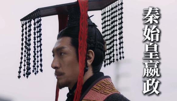 嬴政这个王，当得太憋屈了，名义上是王，实际上是傀儡，朝堂上两个人，把他夹得死死的