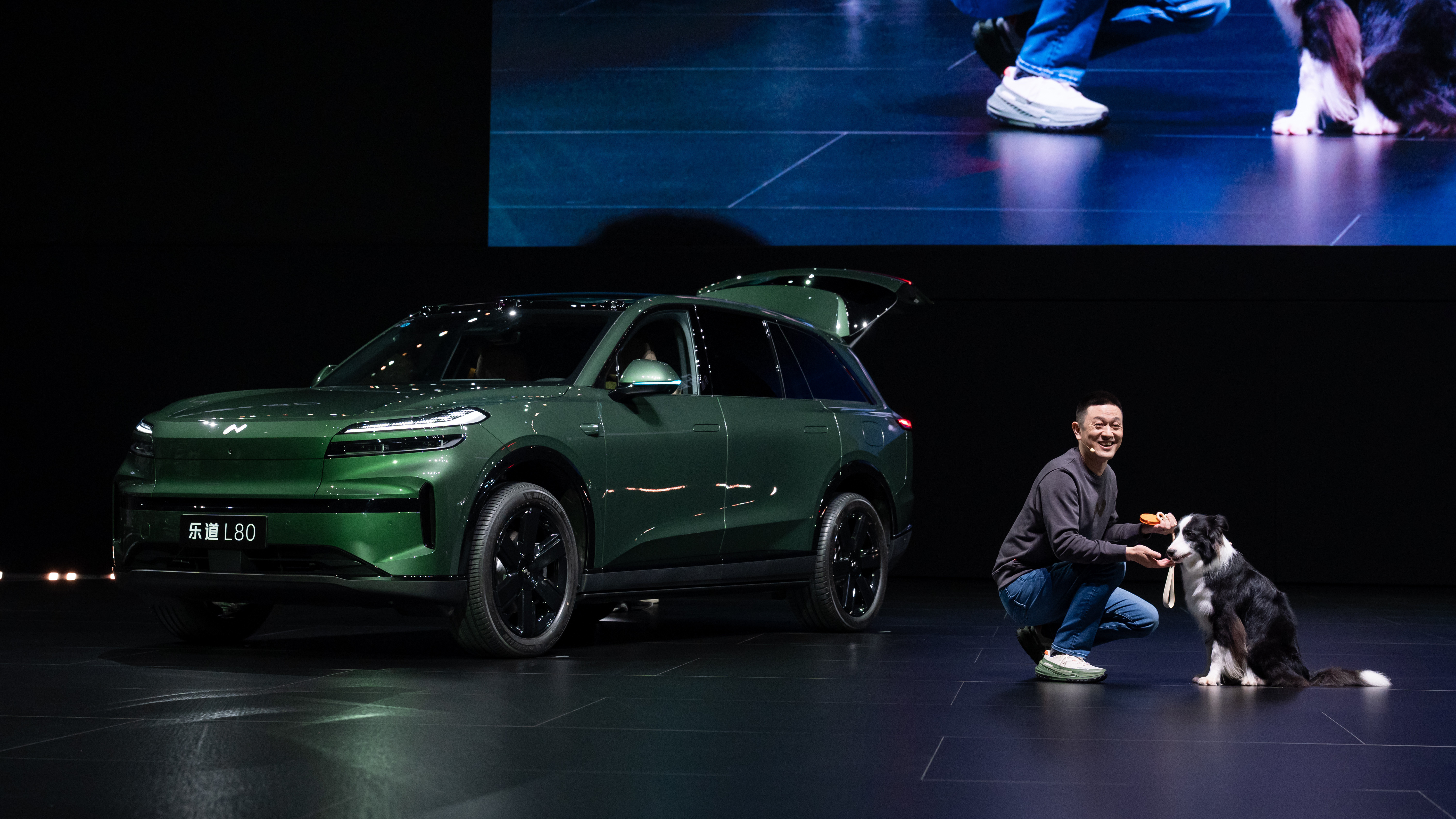 乐道L80预售24.58万，正式价格我觉得再降五千八千还是可以的，如果再叠加