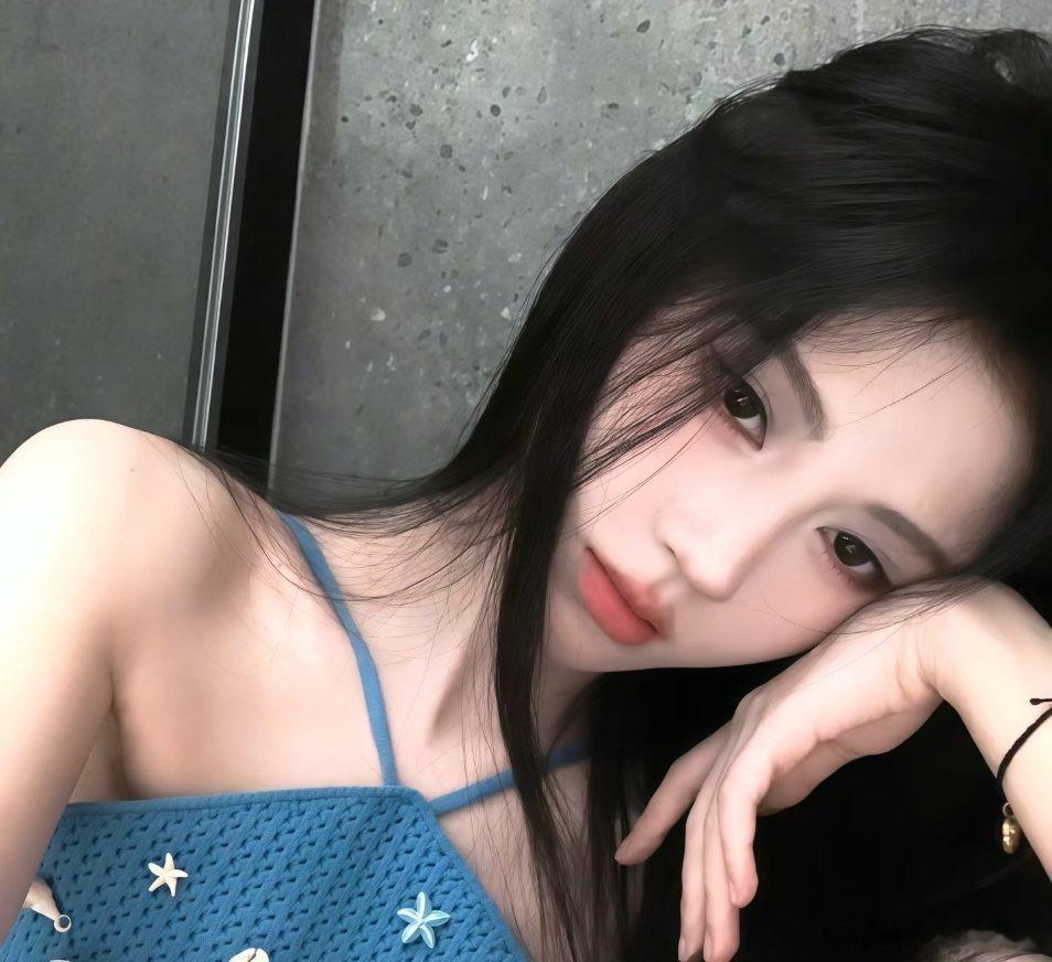 𝑾𝒆𝑪𝒉𝒂𝒕女头｜小众氛围感｜女生头像｜氛围感头|鞠婧祎绝美图