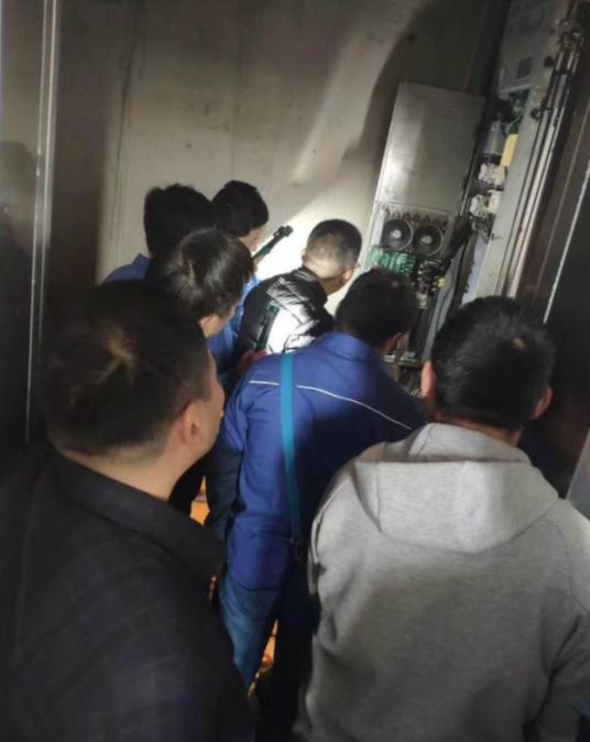 八年蒙冤终洗白！电梯维修工洗清罪名，正式申请国家赔偿。一场普通的设备故障，就