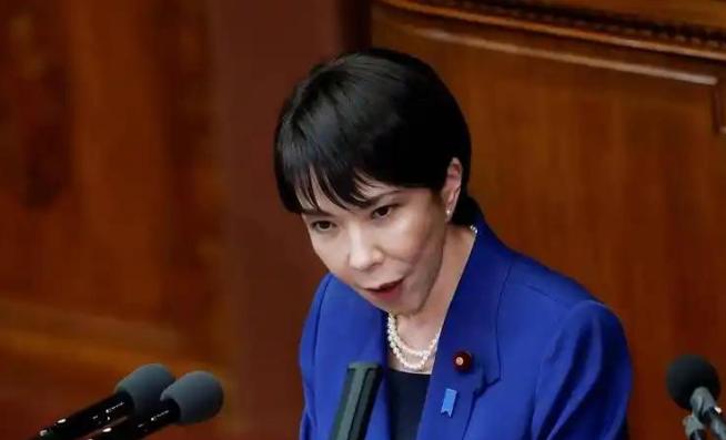 日本这次真慌了！高市内阁急得像热锅上的蚂蚁。驻华官员疯狂递交求见信，结果全吃闭门