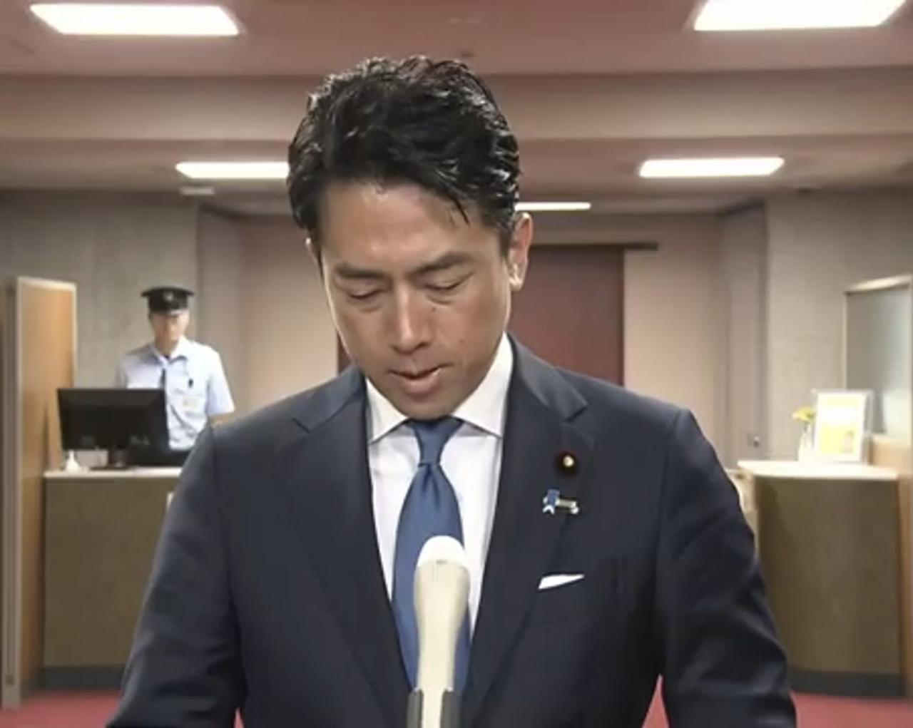 摊上这两个队友，日本防长小泉进次郎要无语了！5月19日，据英国《金融时报》报