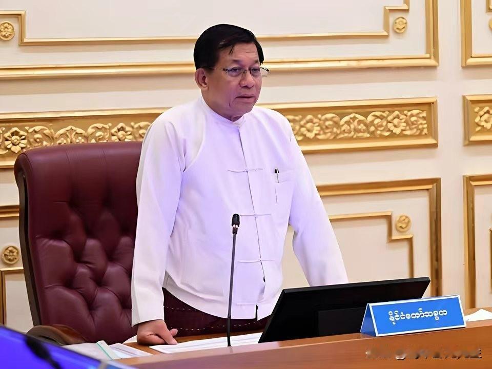 今天传来缅甸总统敏昂莱要求努力实现电车国产化和电力自主化的最新消息。据缅甸媒体2