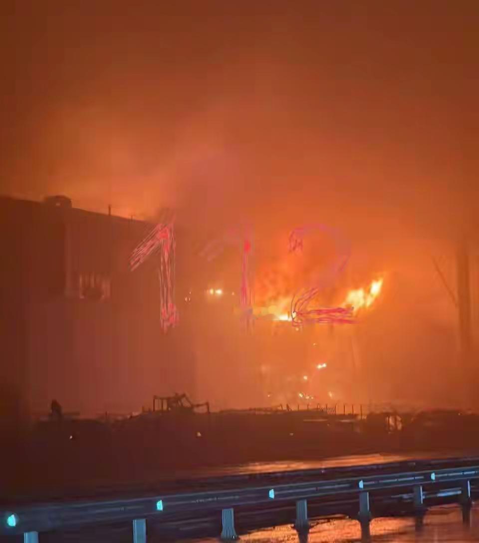 还想继续忽悠特朗普！克里姆林宫：俄罗斯目前只与美国谈。参考消息网11月29