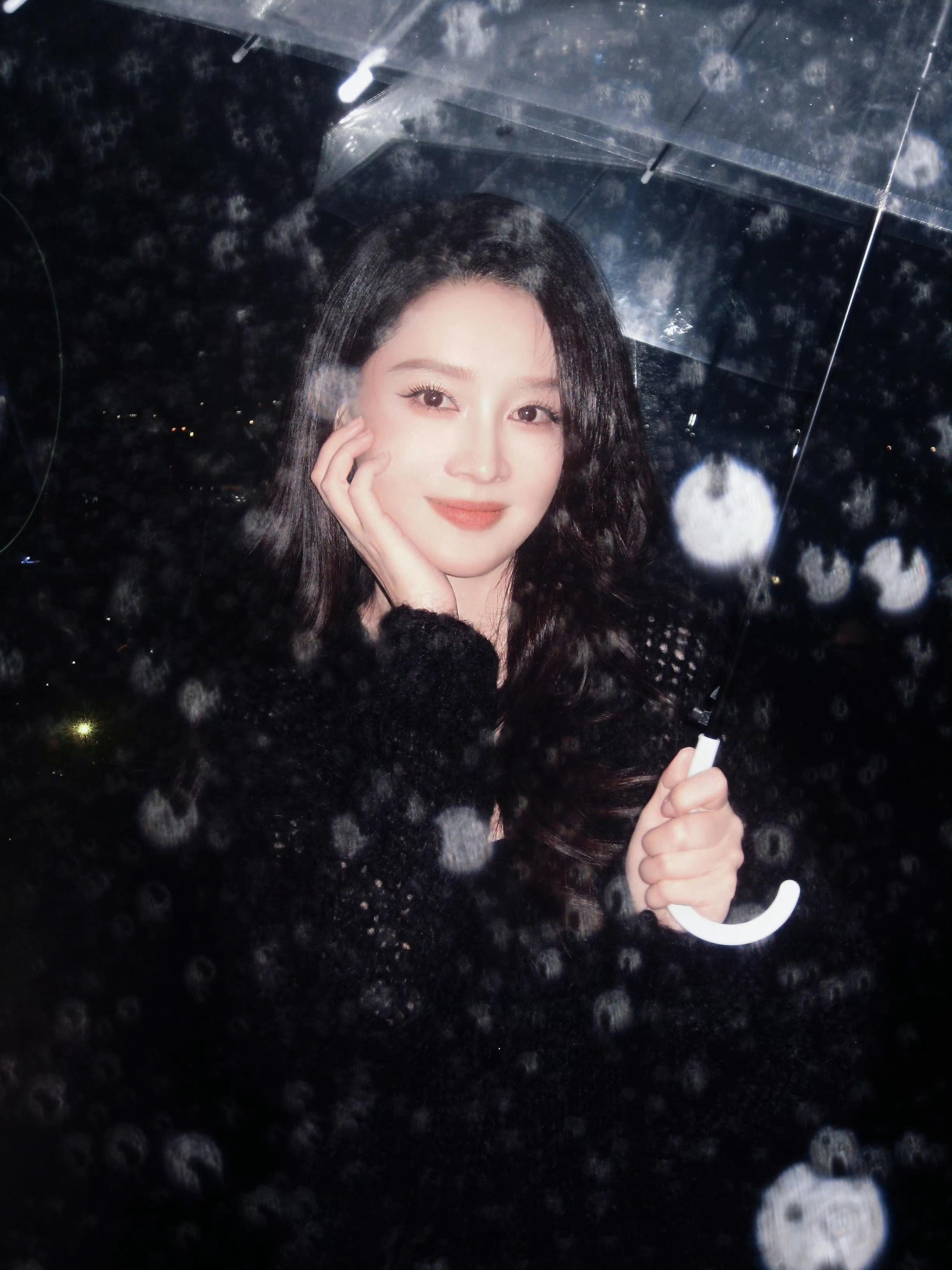 李沁初雪营业，真暗夜闪耀女神。